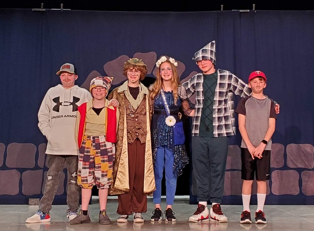 Pinocchio, Cricket, Blue Fairy, Gepetto and stage crew